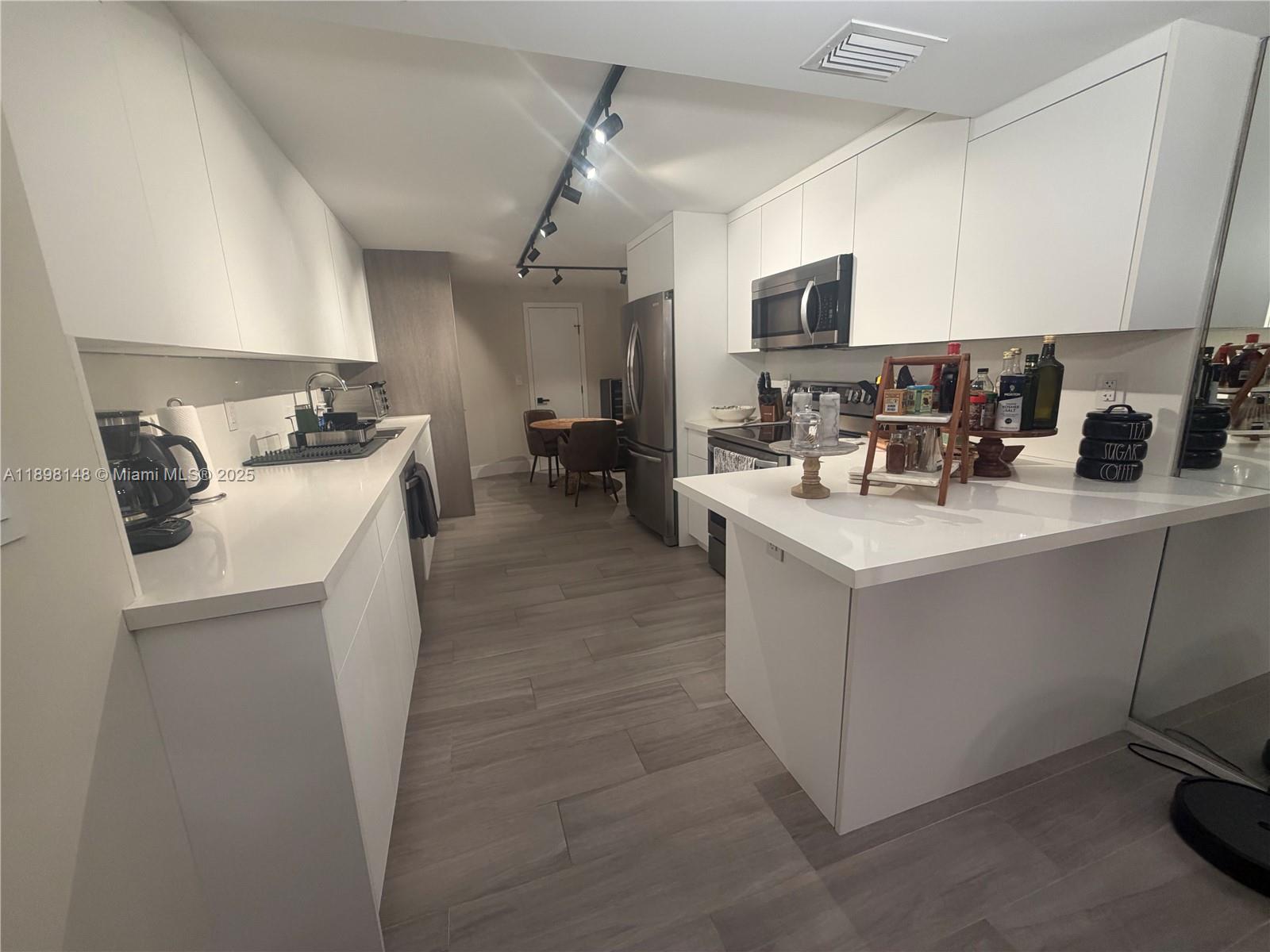 1121 Crandon Blvd #E504, Key Biscayne FL 33149