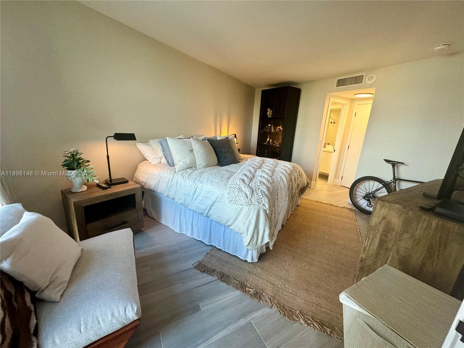 1121 Crandon Blvd #E504, Key Biscayne FL 33149