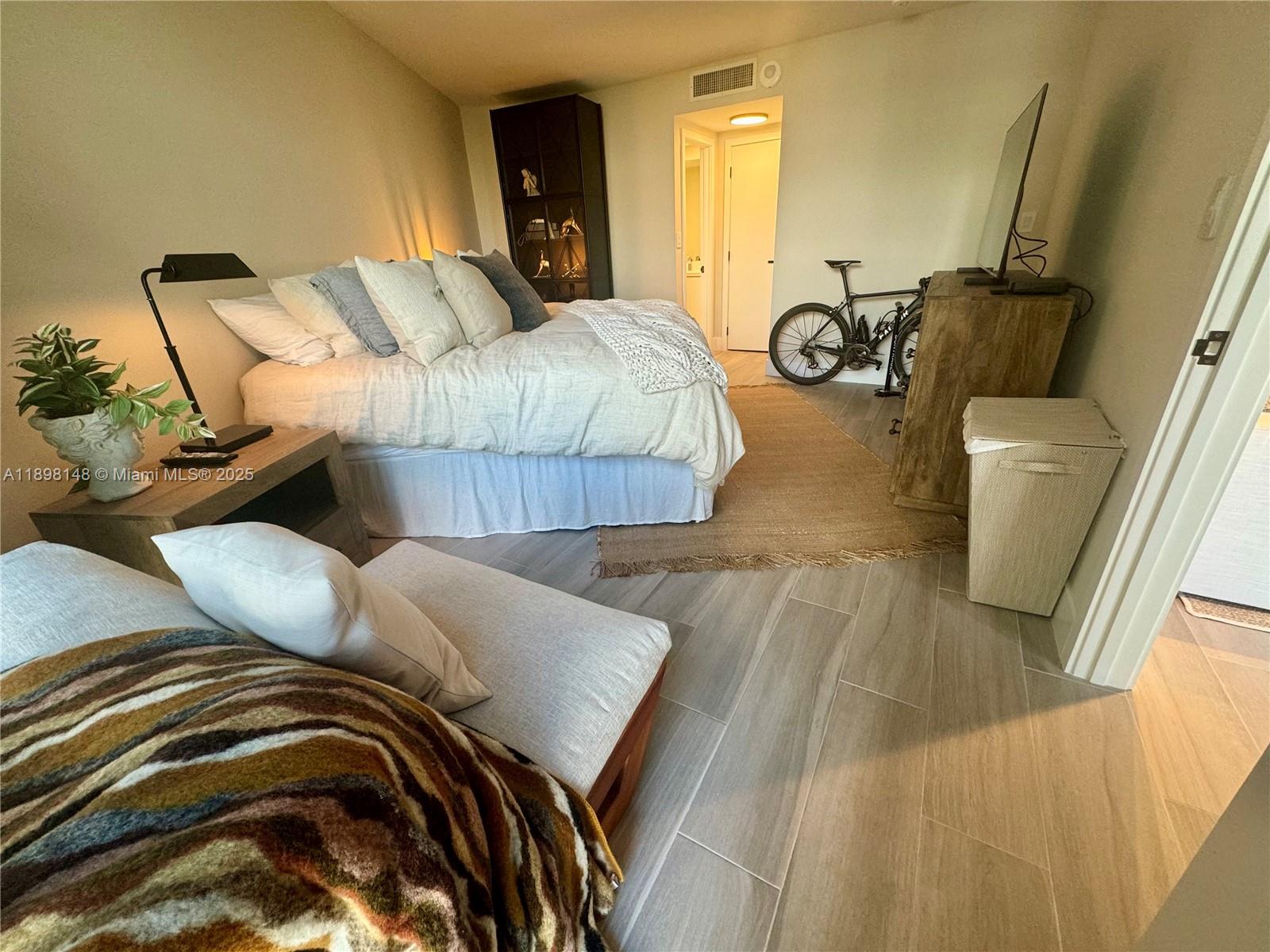 1121 Crandon Blvd #E504, Key Biscayne FL 33149