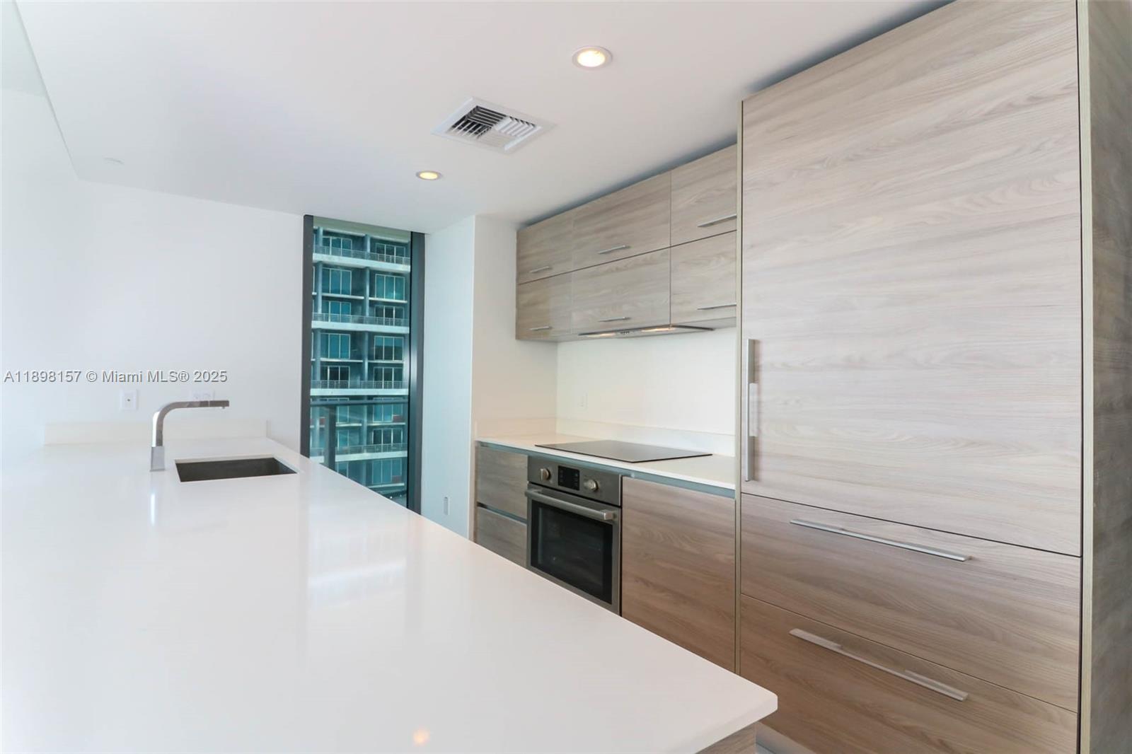 1300 S miami #2706, Miami FL 33130