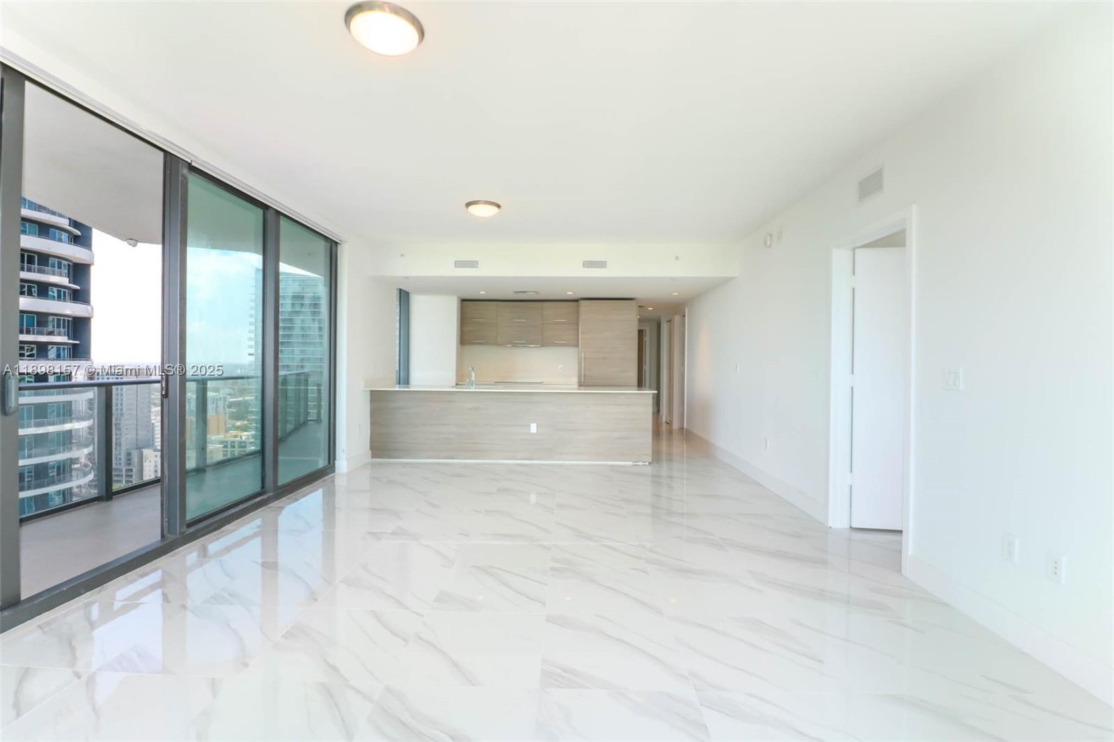 1300 S miami #2706, Miami FL 33130