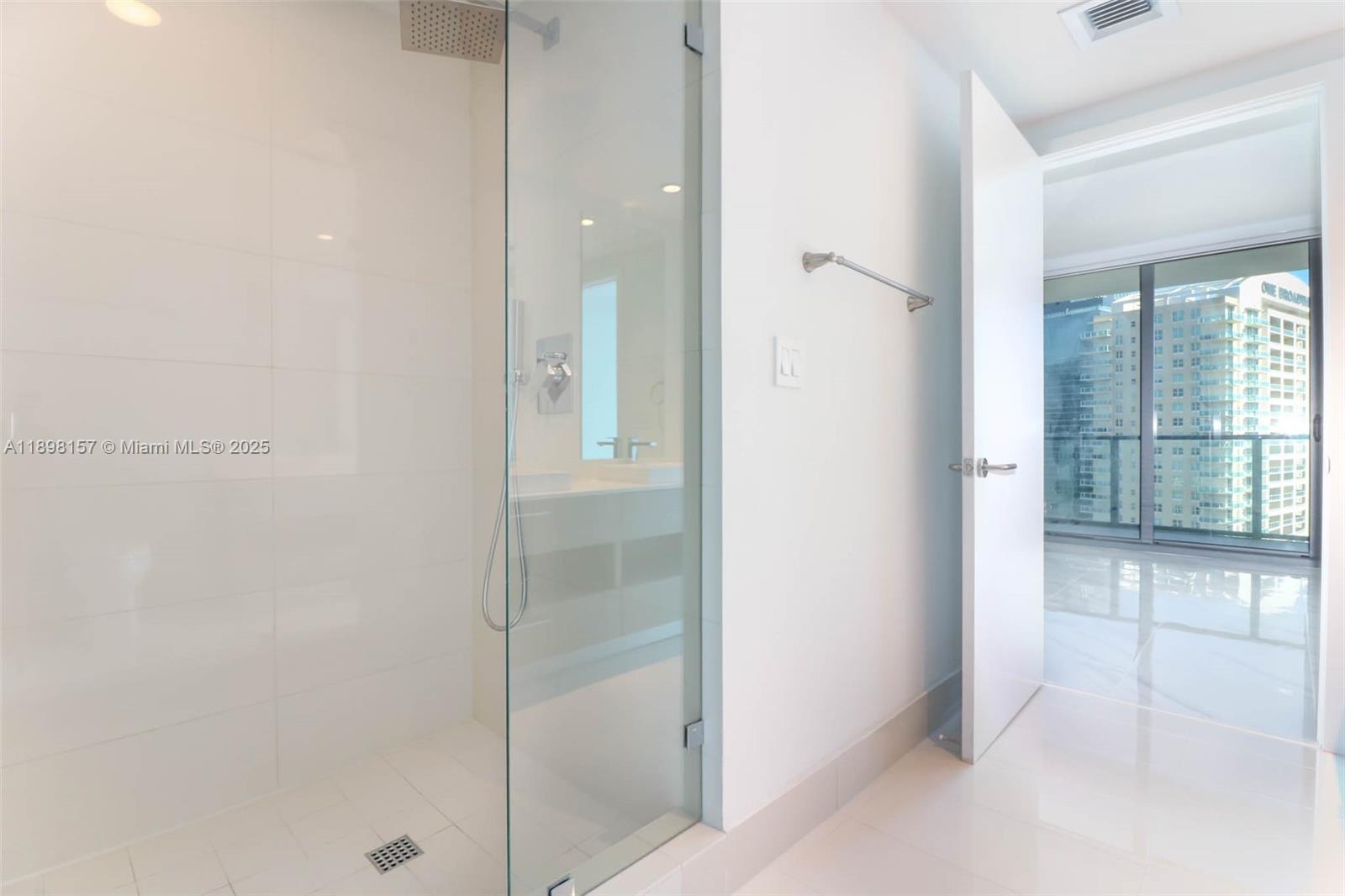 1300 S miami #2706, Miami FL 33130