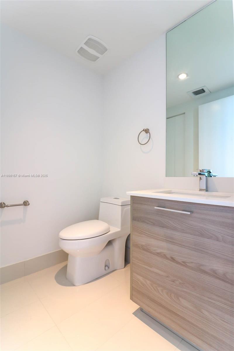 1300 S miami #2706, Miami FL 33130