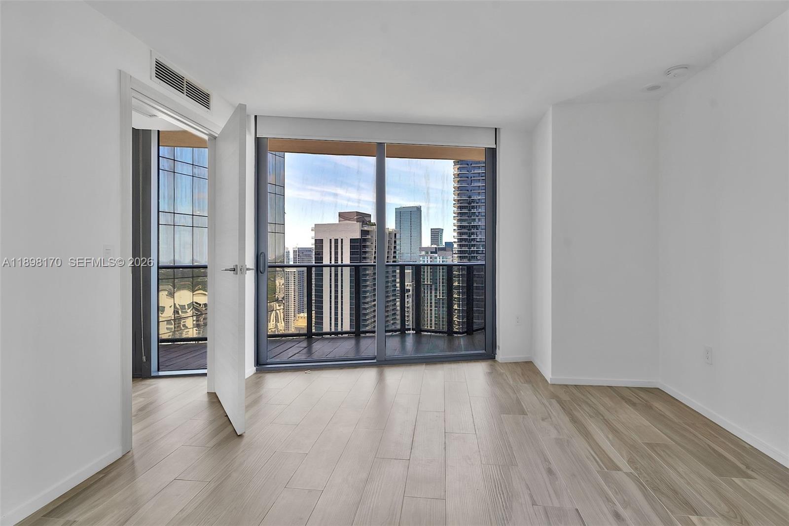 801 S Miami Ave #4404, Miami FL 33130