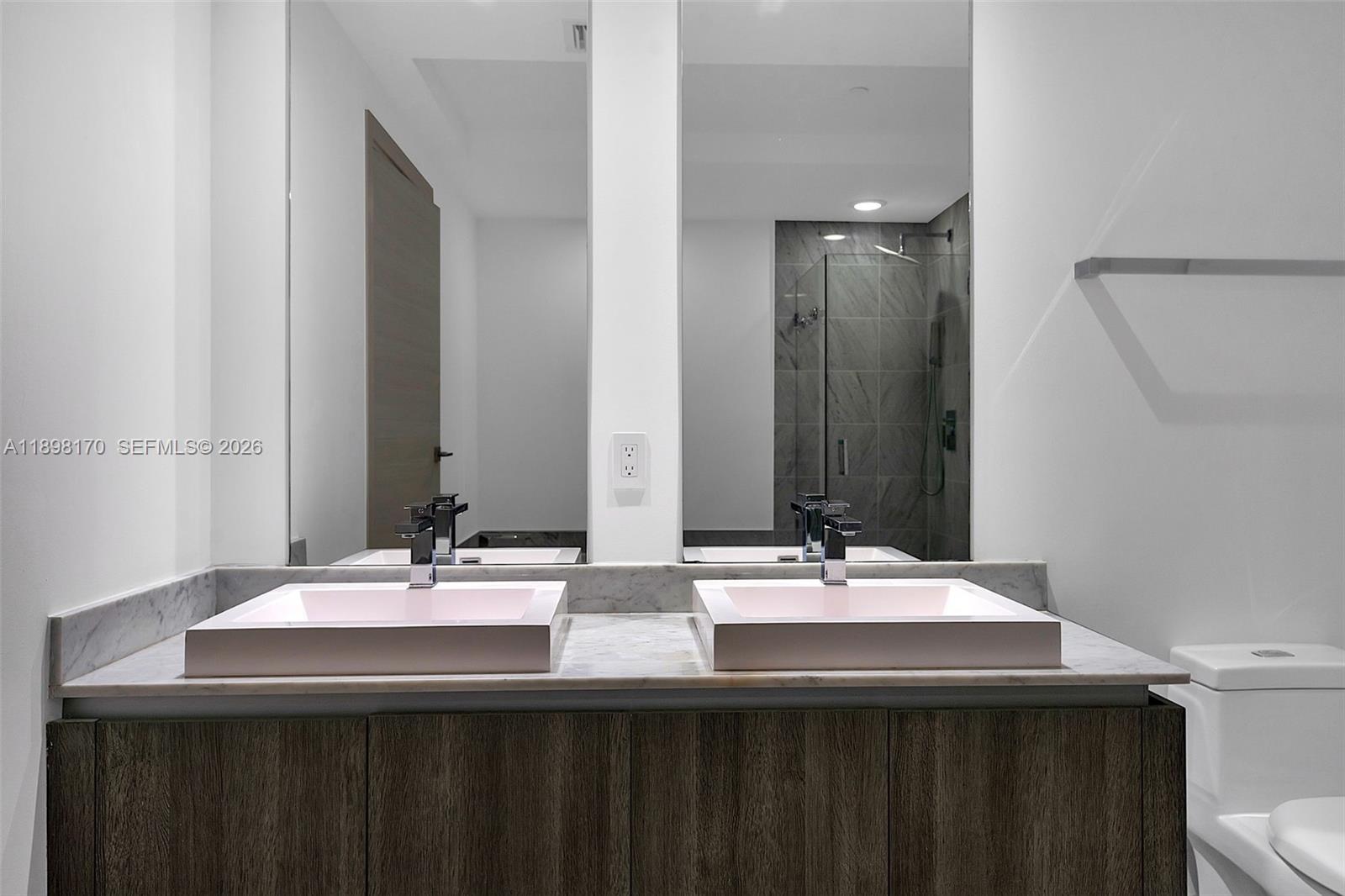 801 S Miami Ave #4404, Miami FL 33130