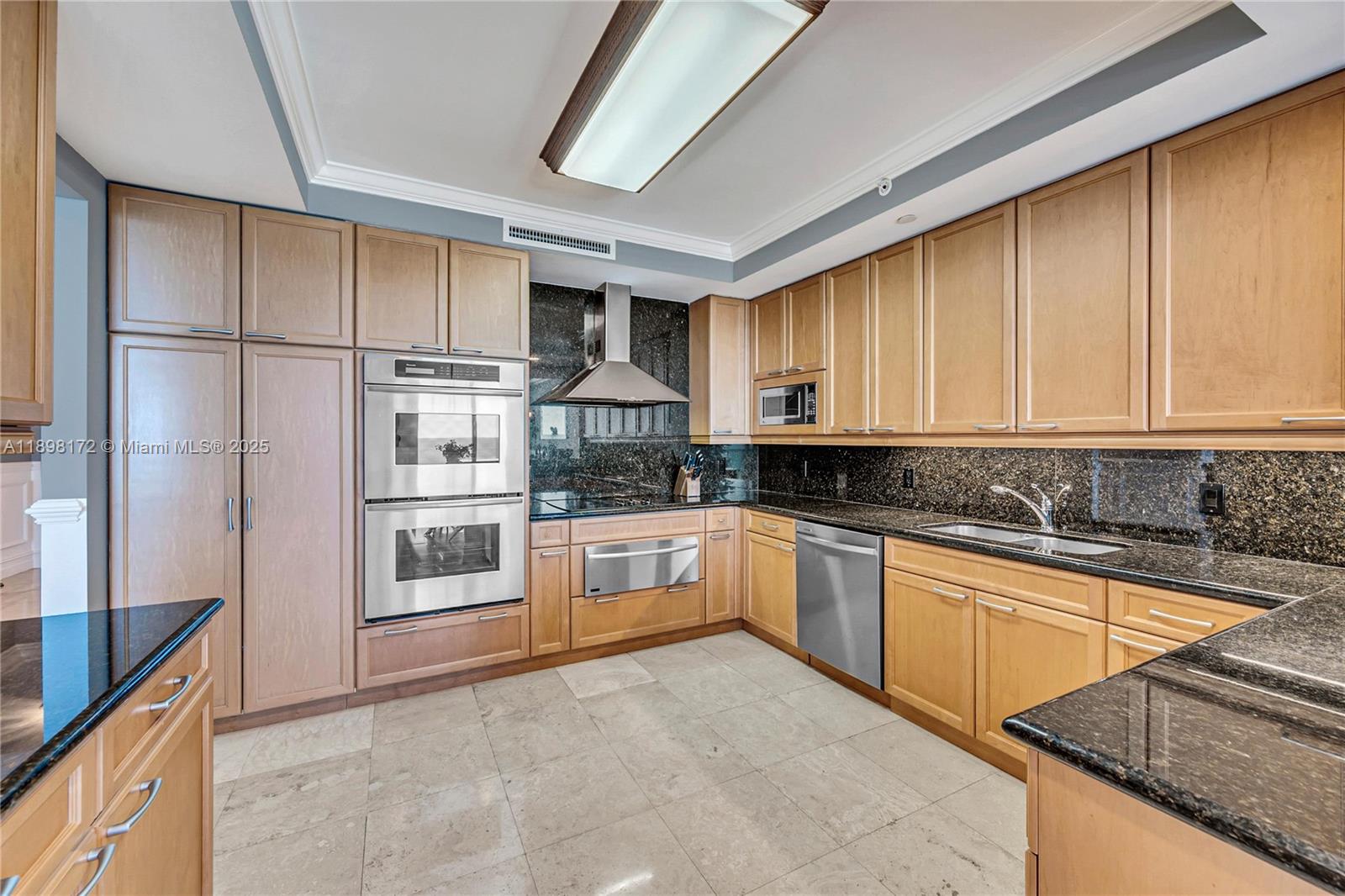20201 E Country Club Dr #1907, Aventura FL 33180