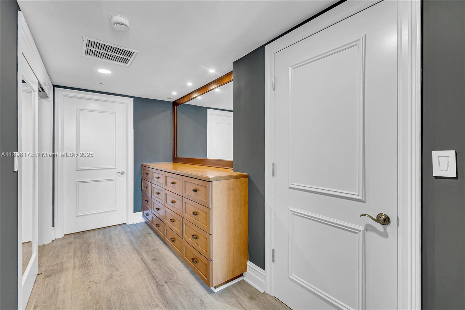20201 E Country Club Dr #1907, Aventura FL 33180