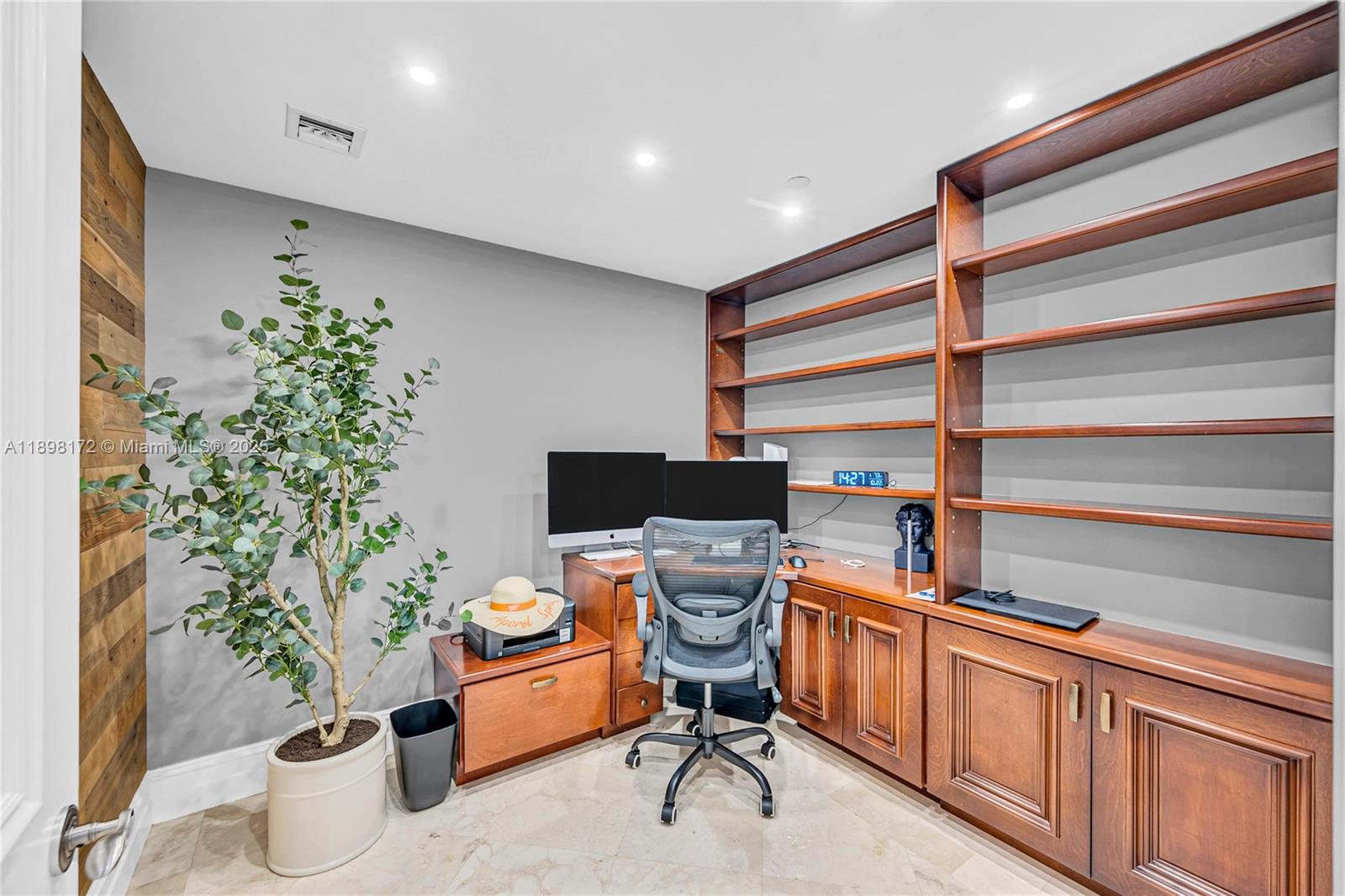 20201 E Country Club Dr #1907, Aventura FL 33180