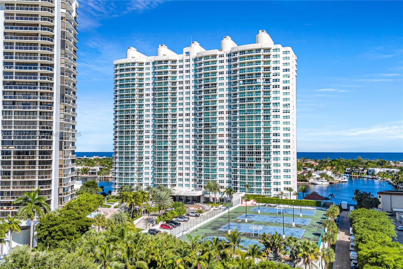 20201 E Country Club Dr #1907, Aventura FL 33180