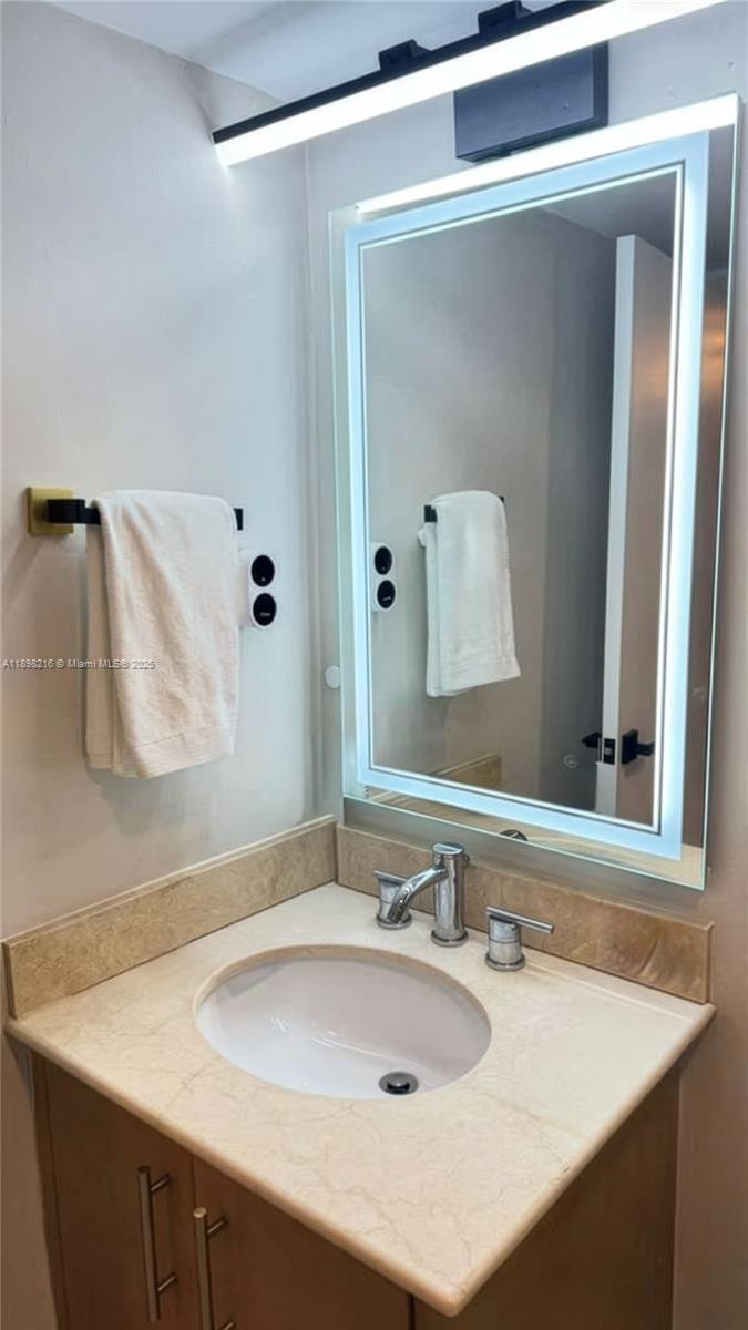 10275 Collins Ave #802, Bal Harbour FL 33154