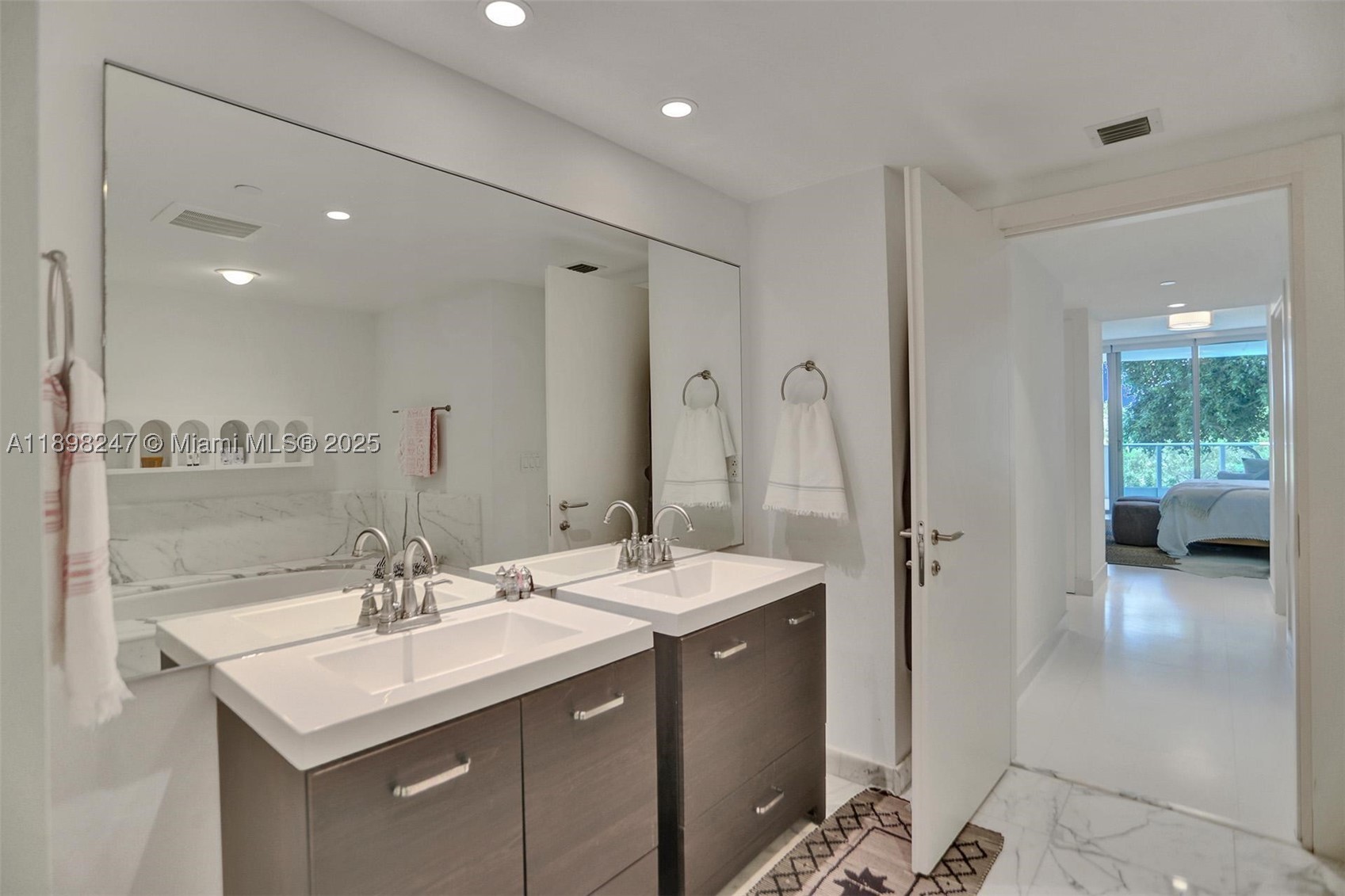2627 S Bayshore Dr #506, Coconut Grove FL 33133