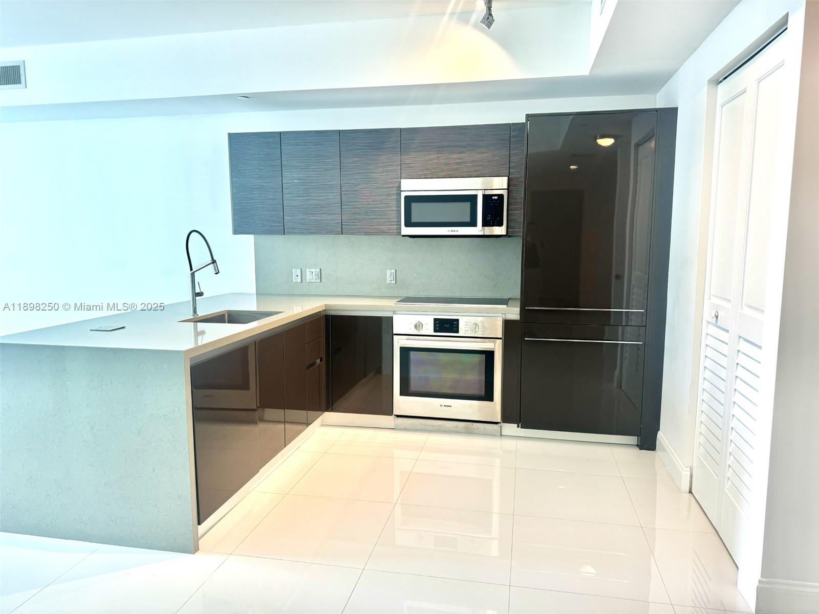 1080 Brickell Ave #1506, Miami FL 33131