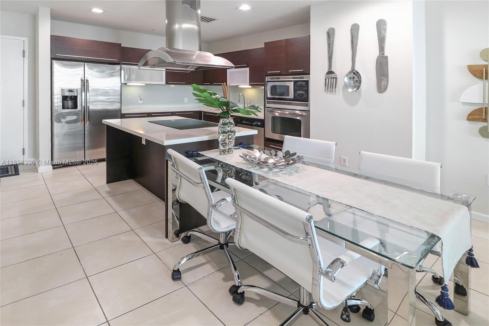 7928 East Drive East Dr #1002, North Bay Village FL 33141