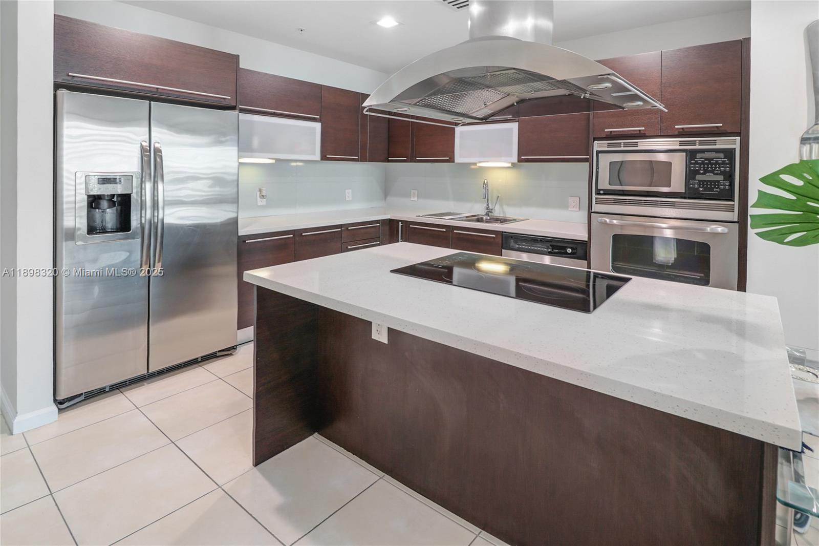 7928 East Drive East Dr #1002, North Bay Village FL 33141