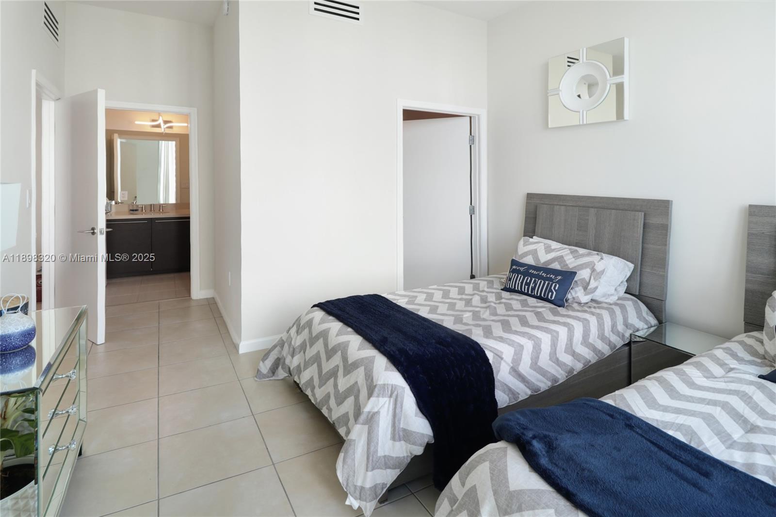 7928 East Drive East Dr #1002, North Bay Village FL 33141
