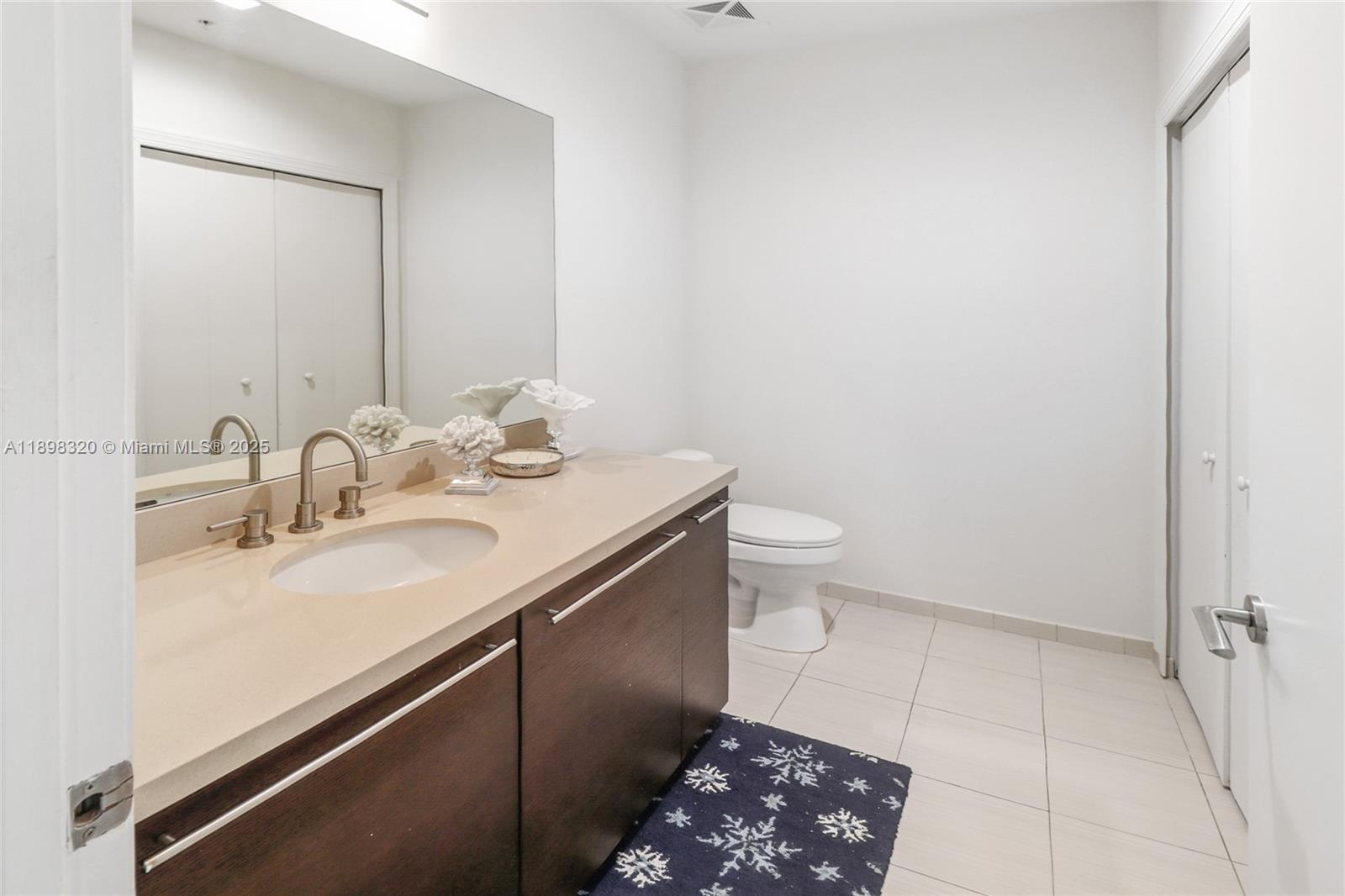 7928 East Drive East Dr #1002, North Bay Village FL 33141