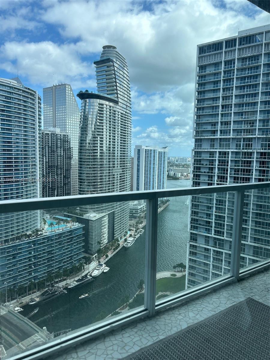 500 Brickell Ave #4105, Miami FL 33131