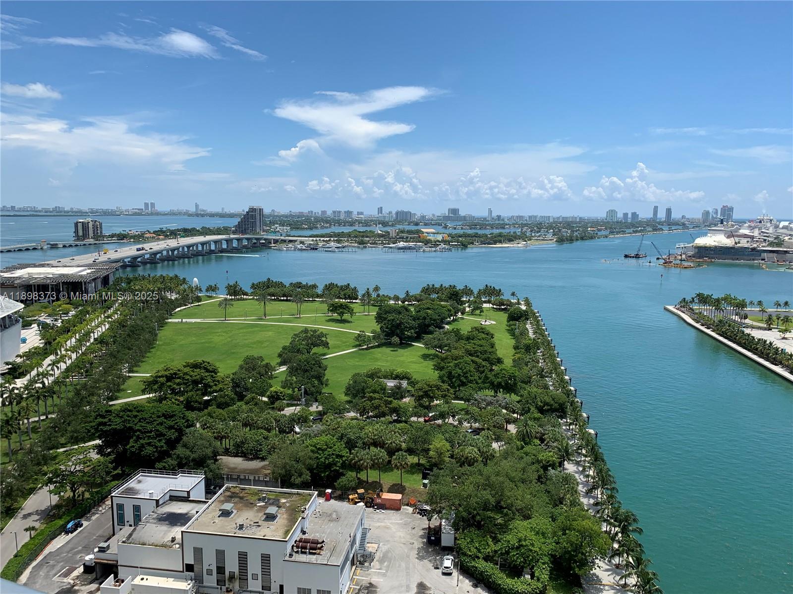 900 Biscayne Blvd #2405, Miami FL 33132