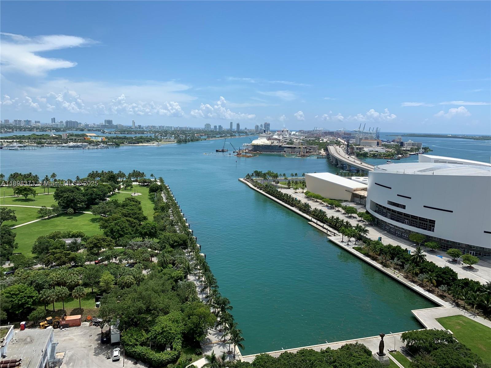 900 Biscayne Blvd #2405, Miami FL 33132