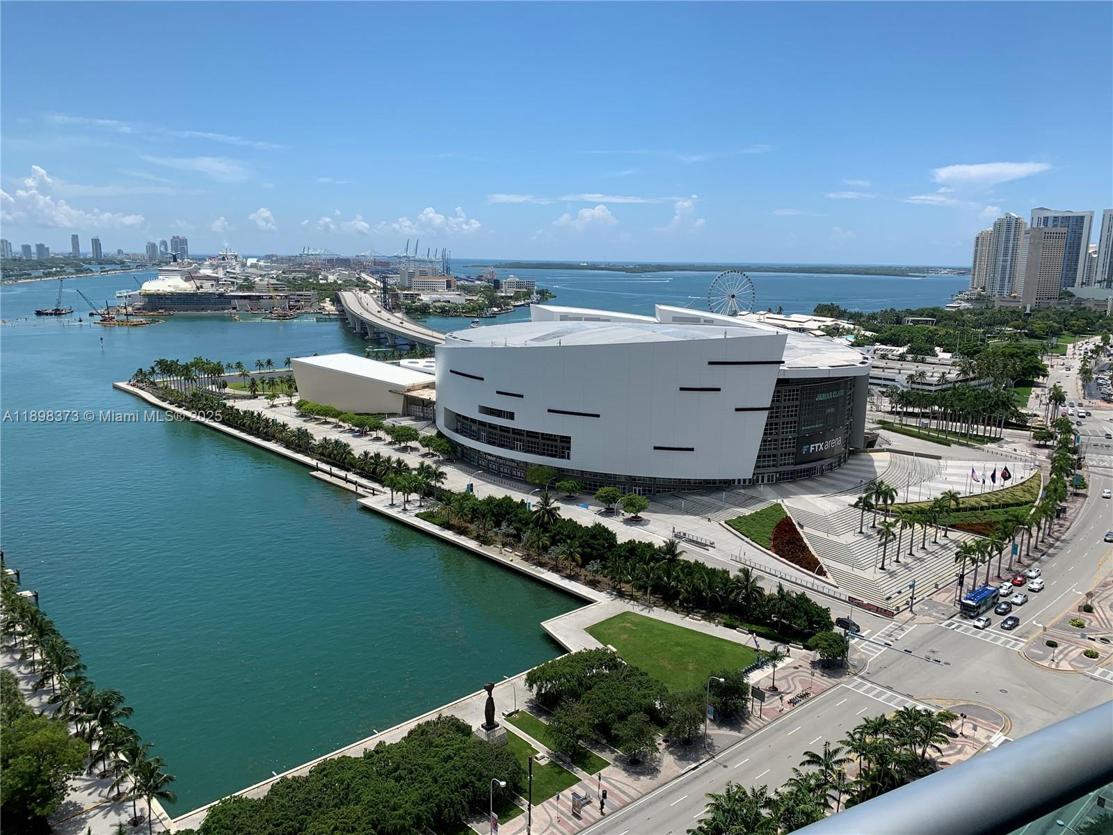 900 Biscayne Blvd #2405, Miami FL 33132