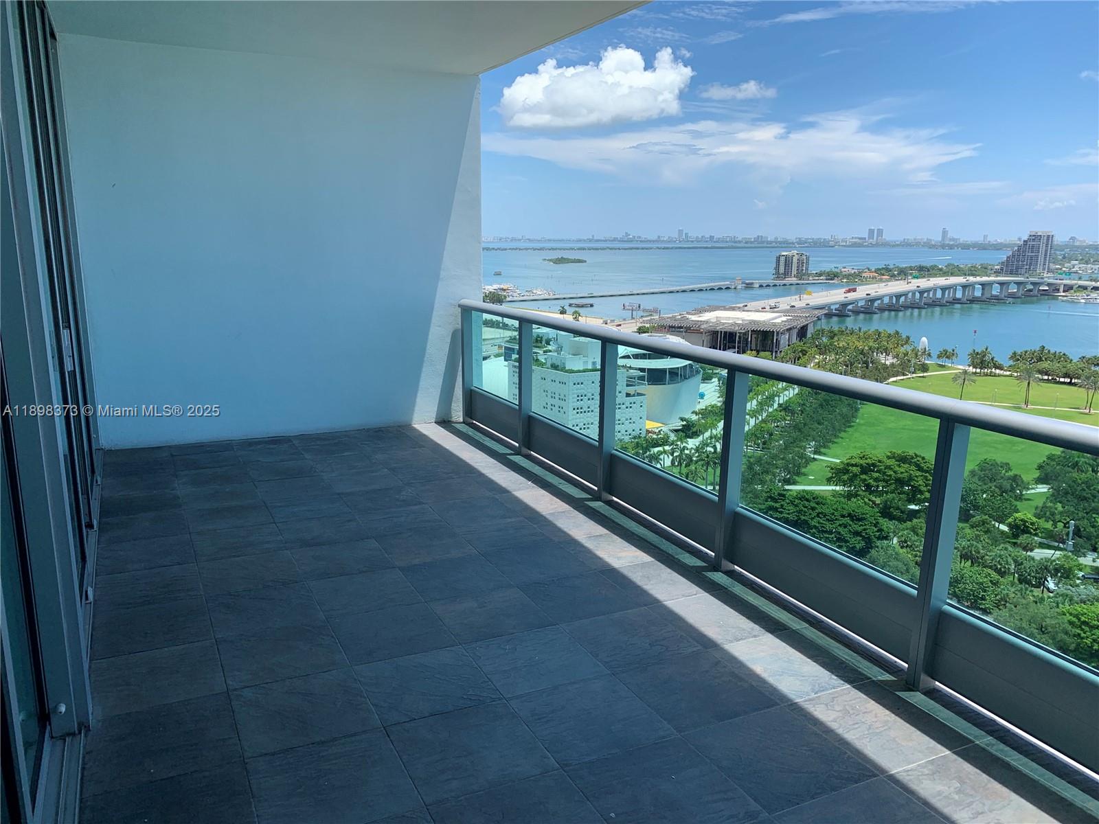 900 Biscayne Blvd #2405, Miami FL 33132
