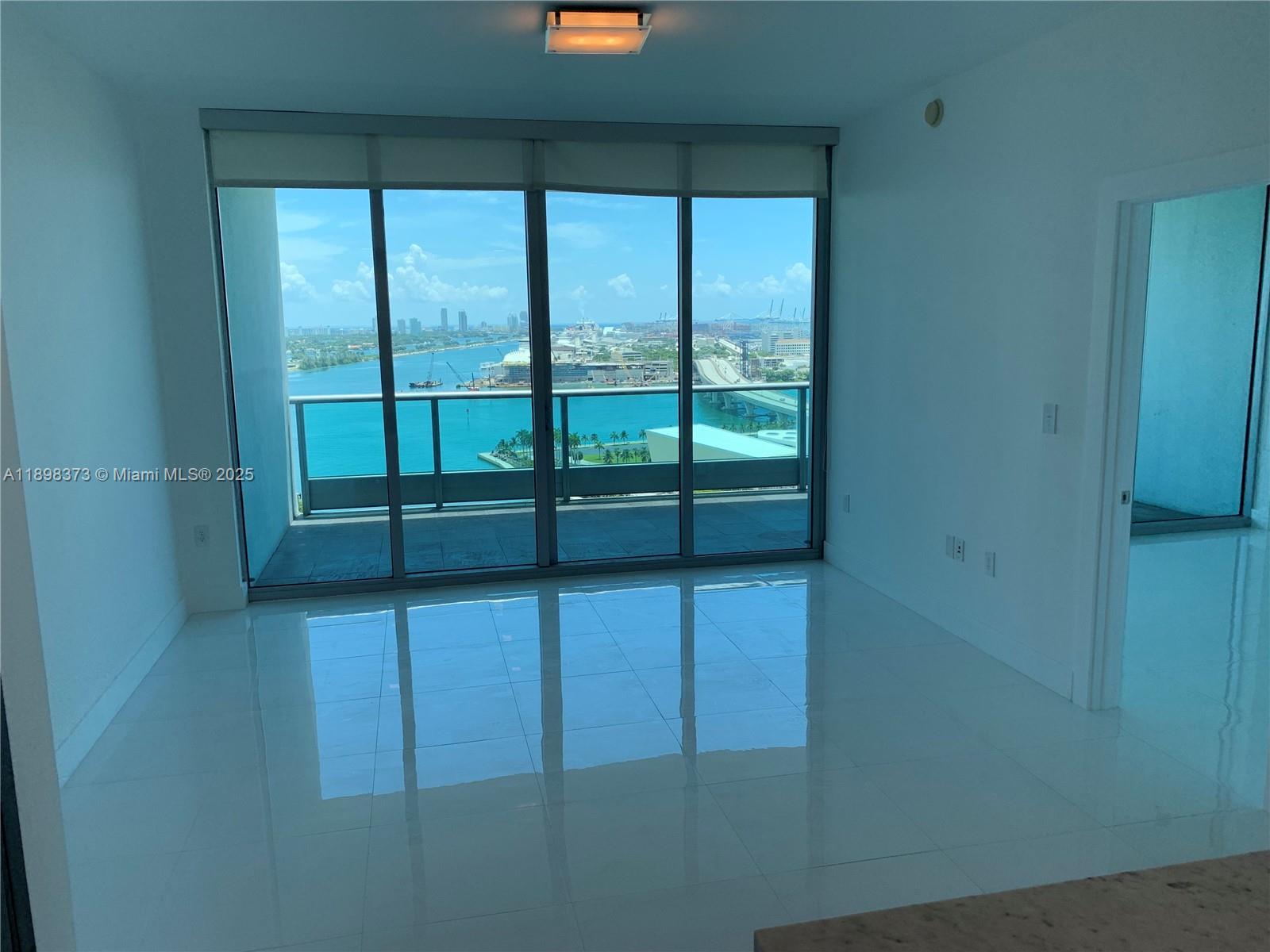 900 Biscayne Blvd #2405, Miami FL 33132