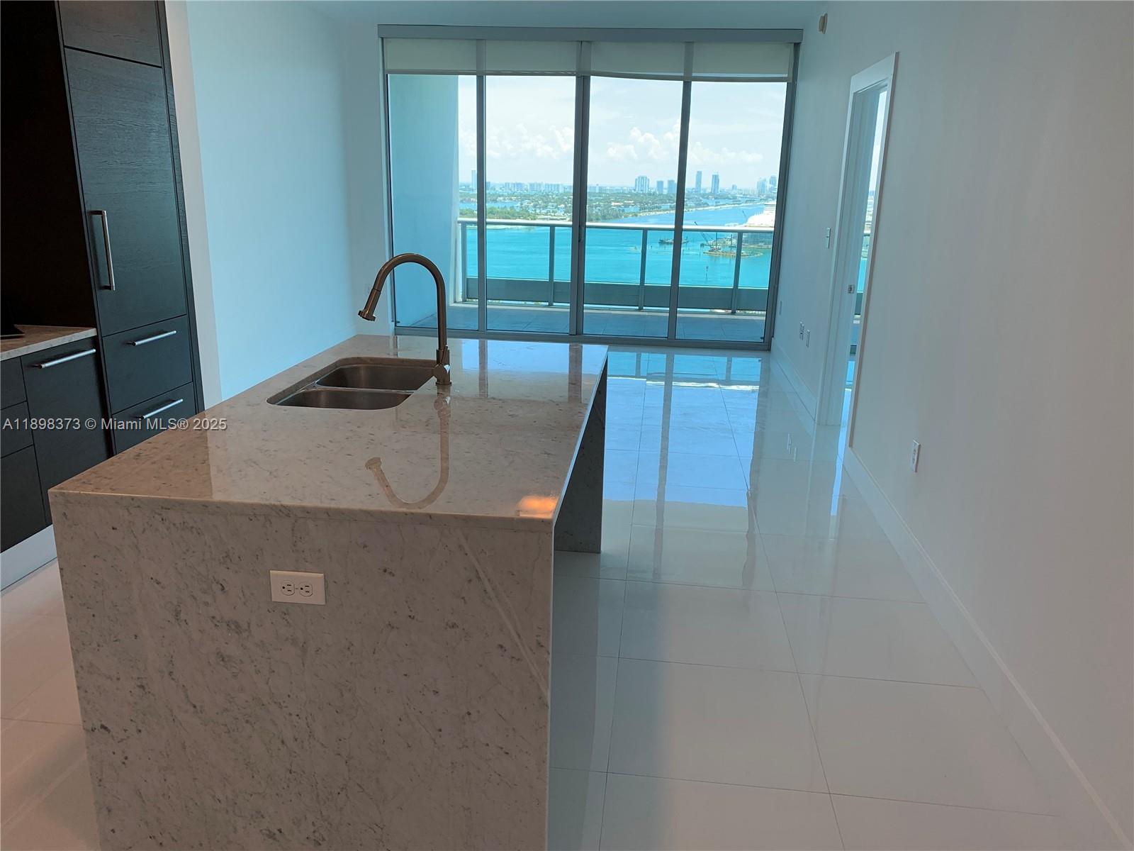 900 Biscayne Blvd #2405, Miami FL 33132