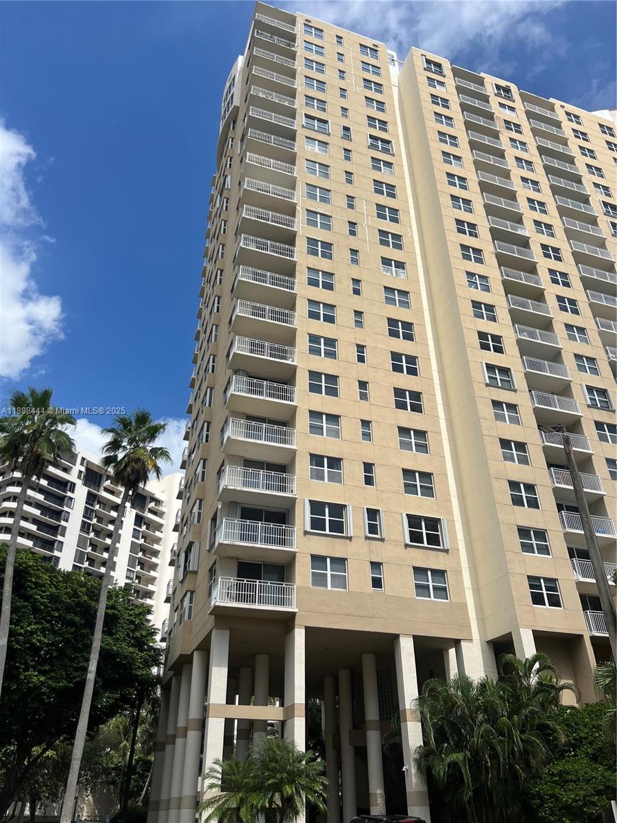 770 Claughton Island Dr #406, Miami FL 33131