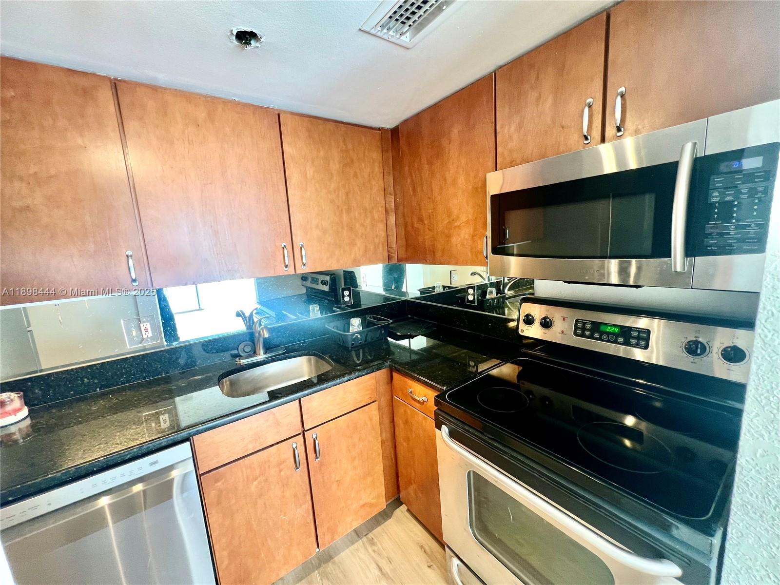770 Claughton Island Dr #406, Miami FL 33131
