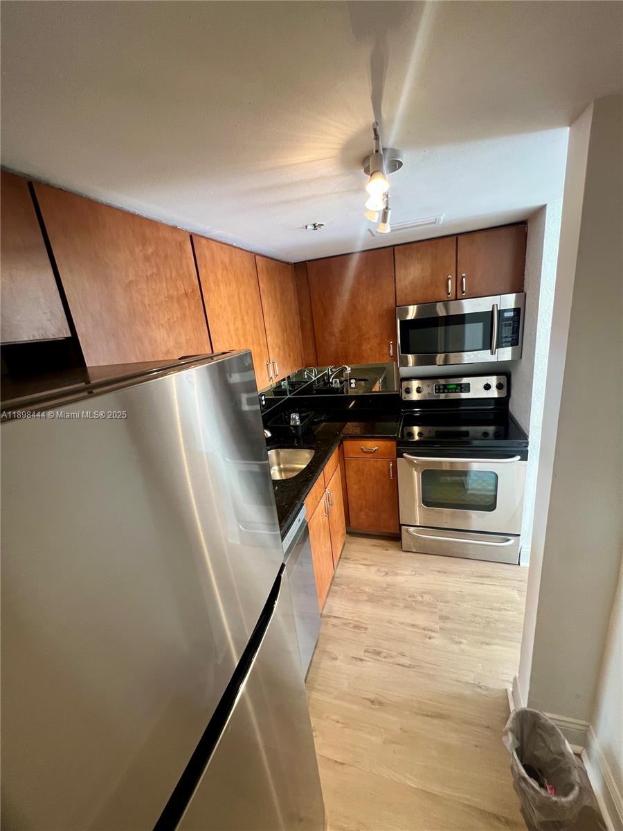 770 Claughton Island Dr #406, Miami FL 33131