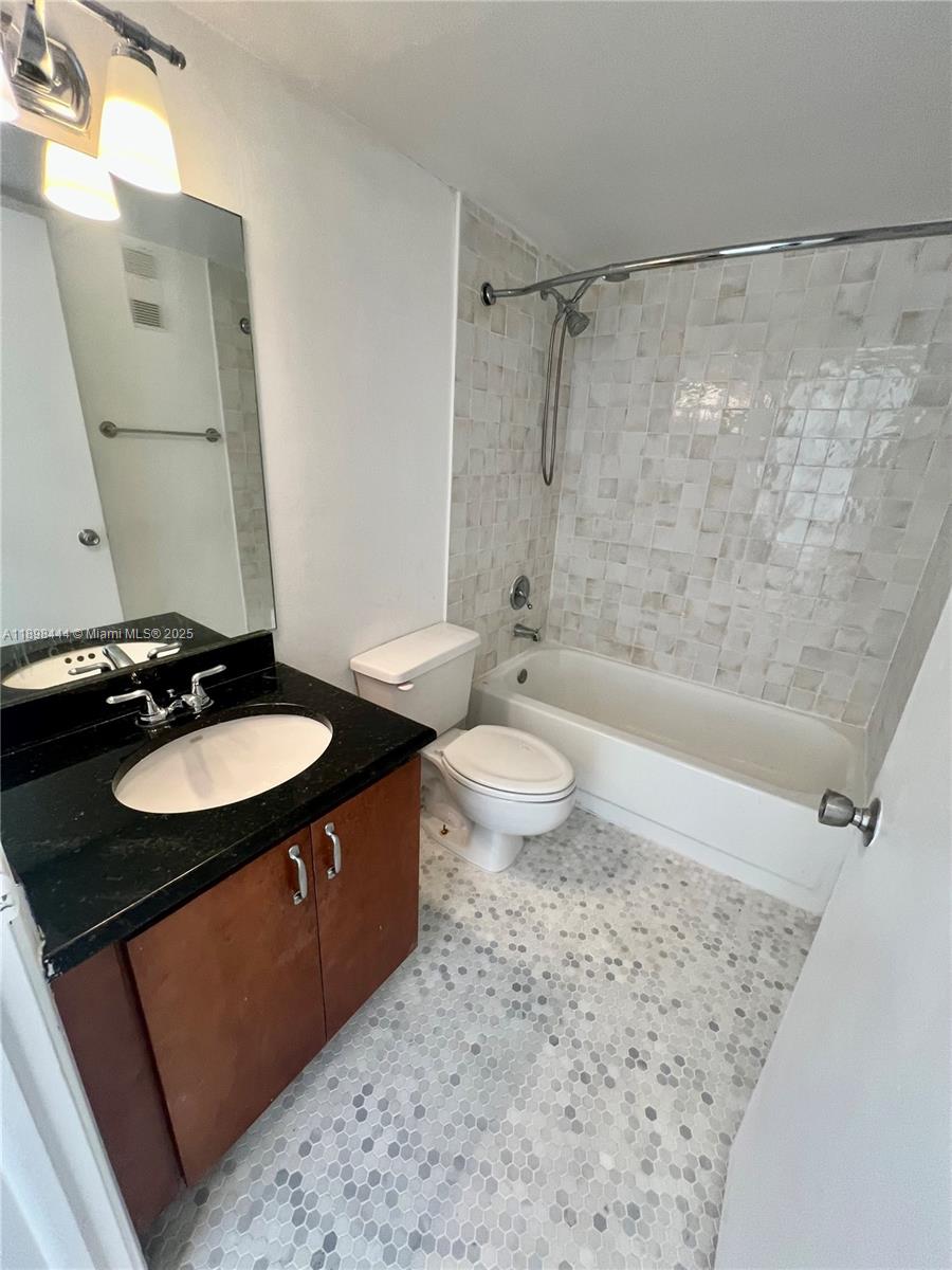 770 Claughton Island Dr #406, Miami FL 33131