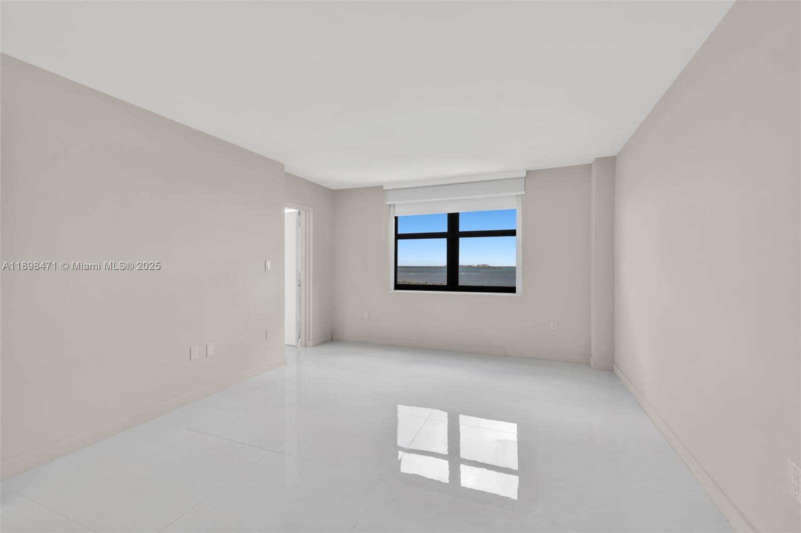 2333 Brickell Ave #1701, Miami FL 33129