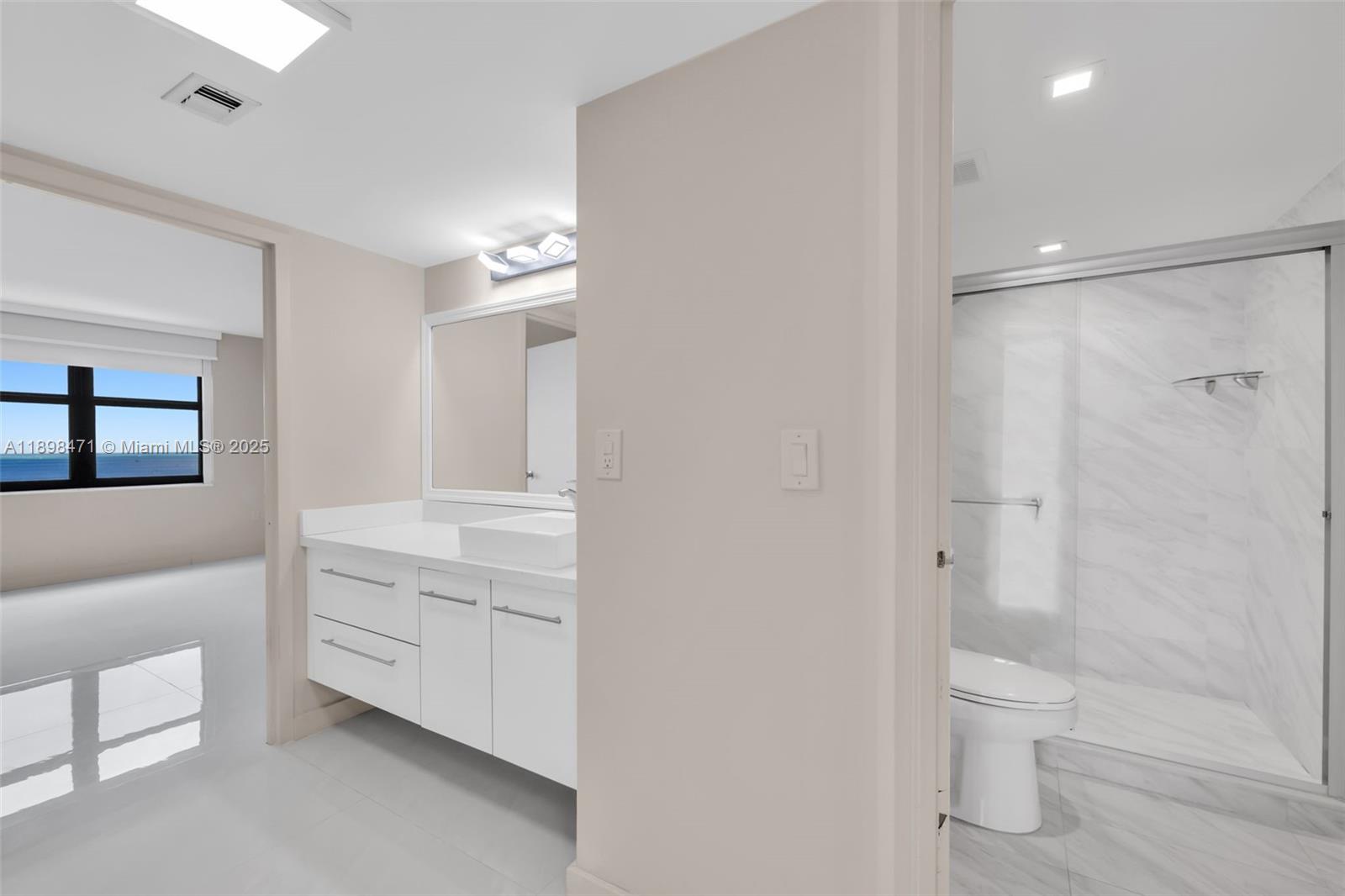 2333 Brickell Ave #1701, Miami FL 33129