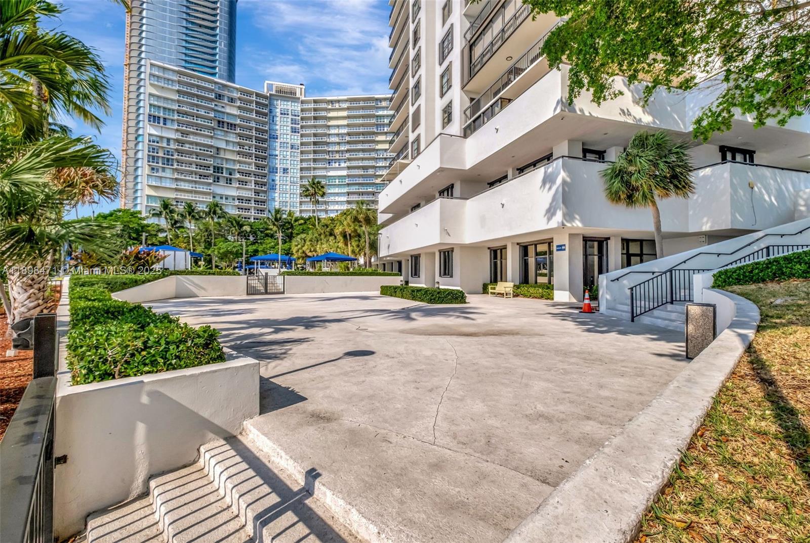 2333 Brickell Ave #1701, Miami FL 33129