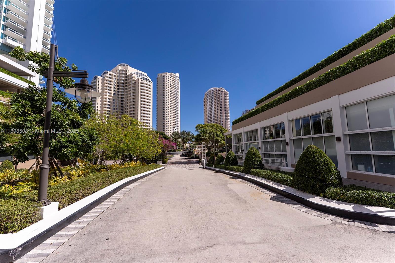 801 Brickell Key Blvd #1012, Miami FL 33131