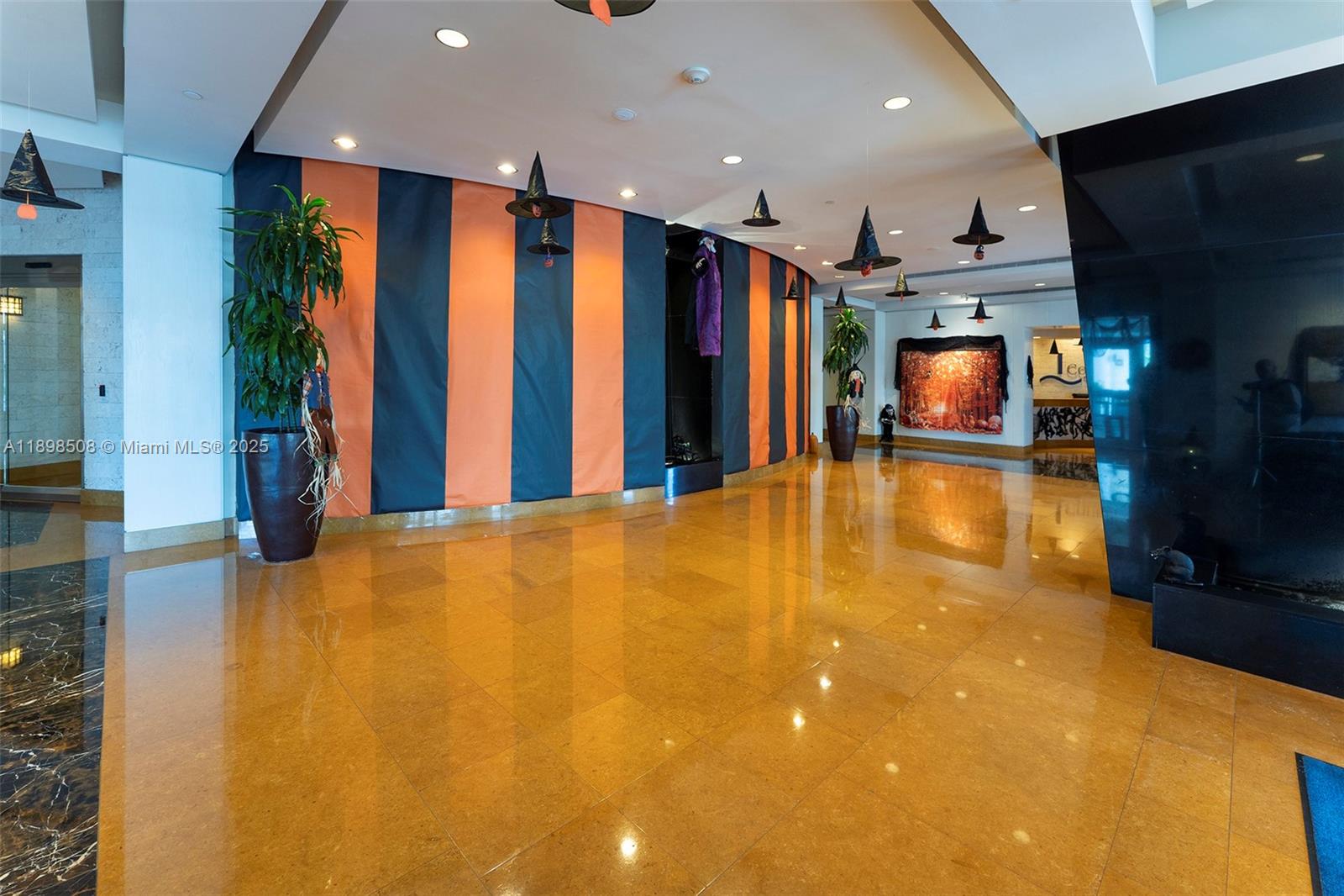 801 Brickell Key Blvd #1012, Miami FL 33131