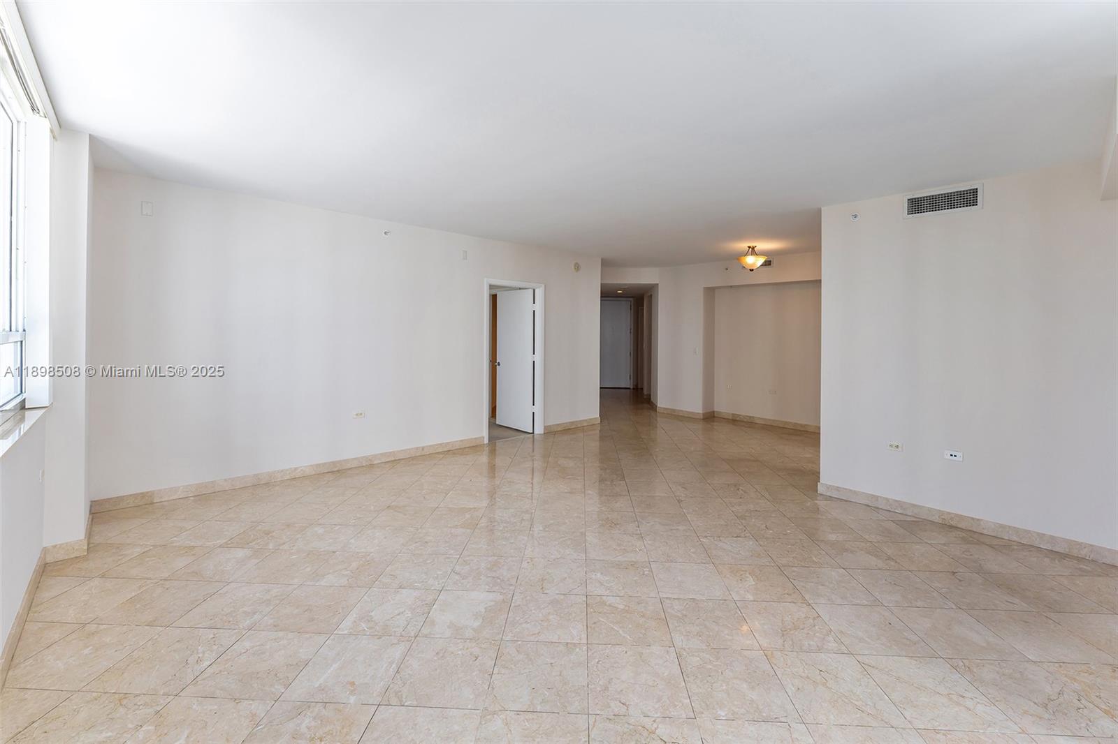 801 Brickell Key Blvd #1012, Miami FL 33131