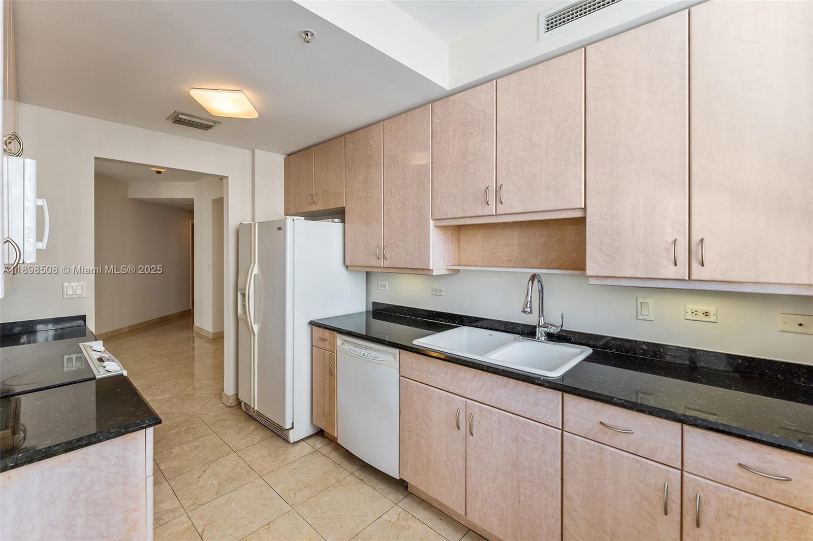 801 Brickell Key Blvd #1012, Miami FL 33131