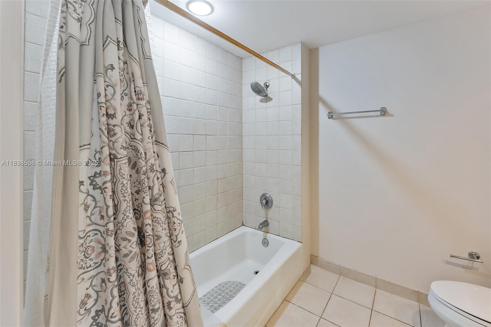 801 Brickell Key Blvd #1012, Miami FL 33131