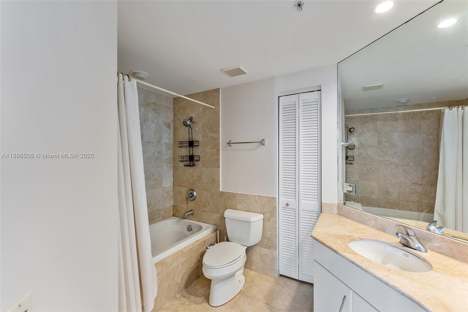 801 Brickell Key Blvd #1012, Miami FL 33131