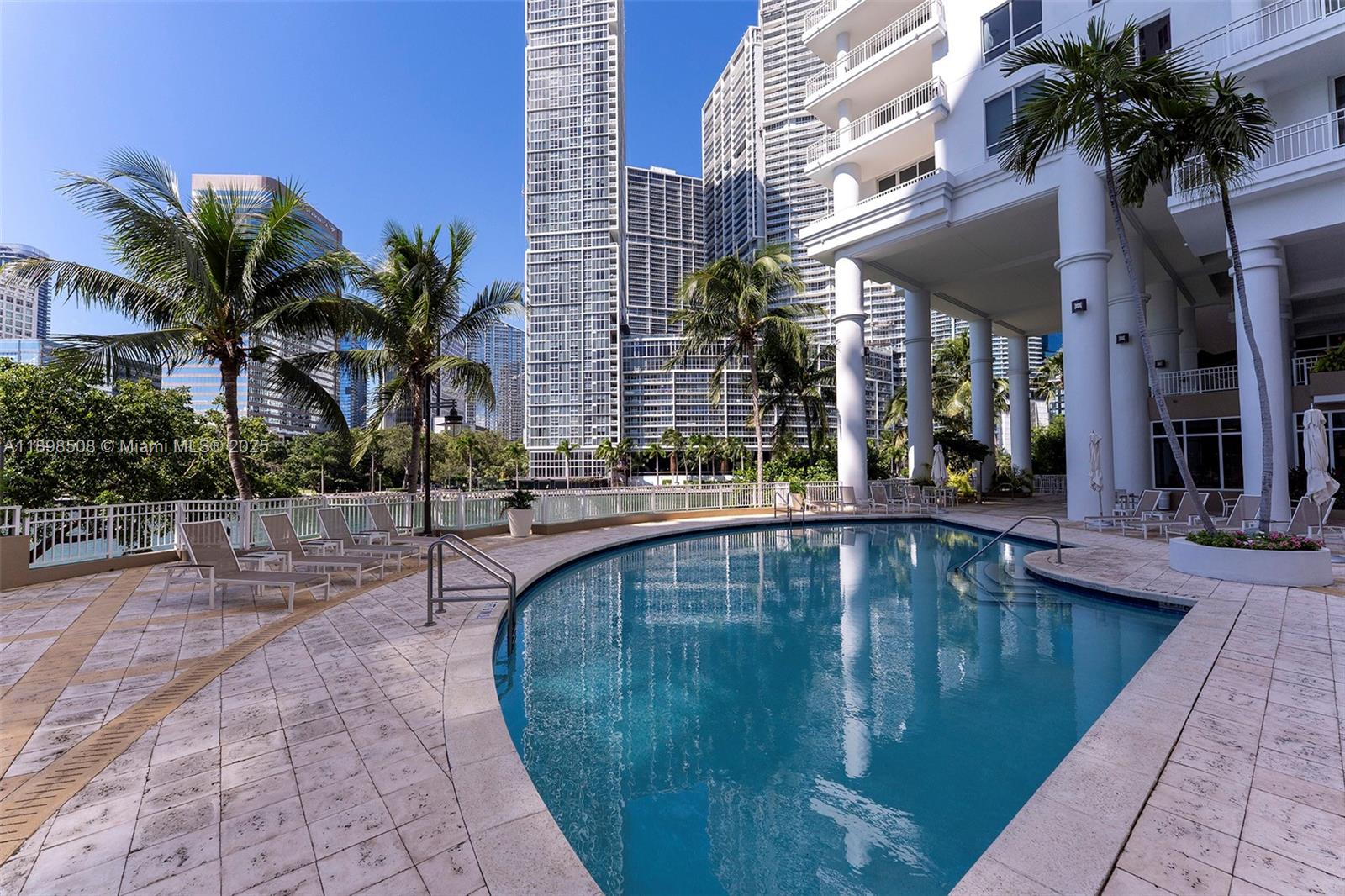 801 Brickell Key Blvd #1012, Miami FL 33131