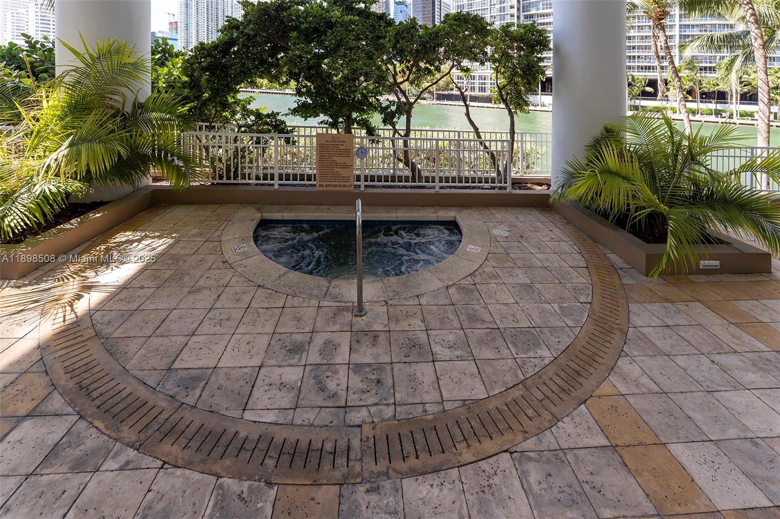 801 Brickell Key Blvd #1012, Miami FL 33131