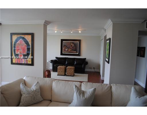 1901 Brickell Ave #B1711, Miami FL 33129