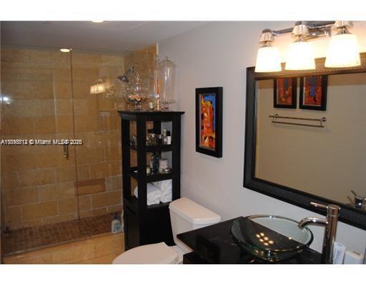 1901 Brickell Ave #B1711, Miami FL 33129