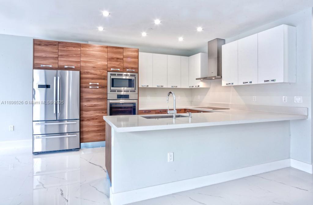 718 Valencia Ave #202, Coral Gables FL 33134