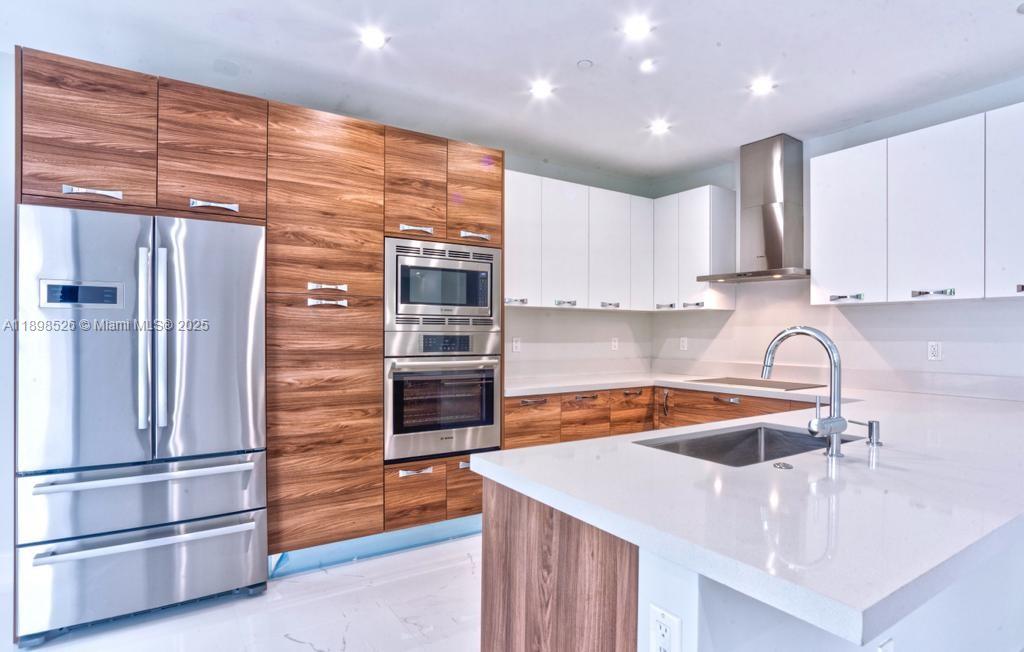 718 Valencia Ave #202, Coral Gables FL 33134