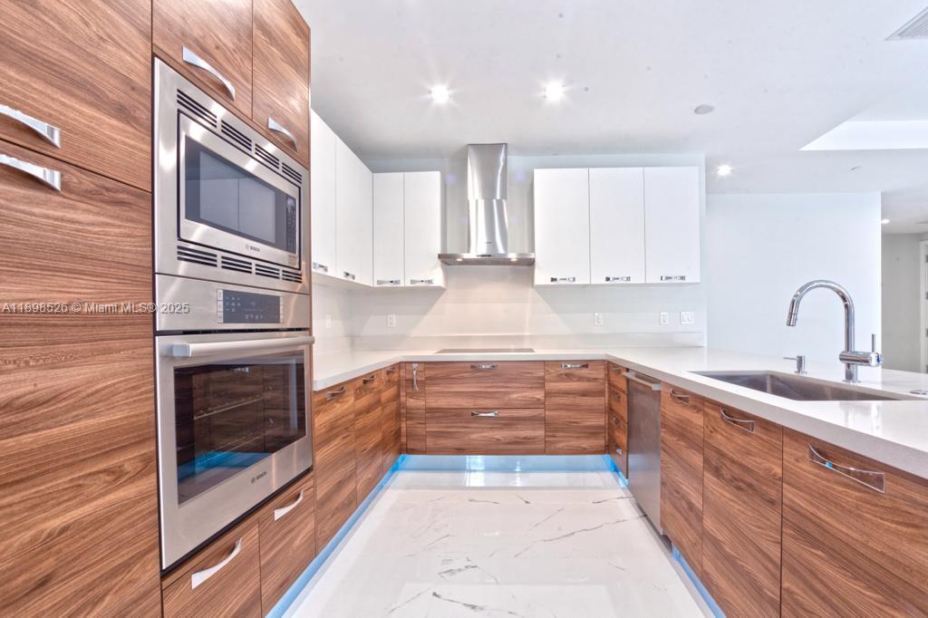 718 Valencia Ave #202, Coral Gables FL 33134
