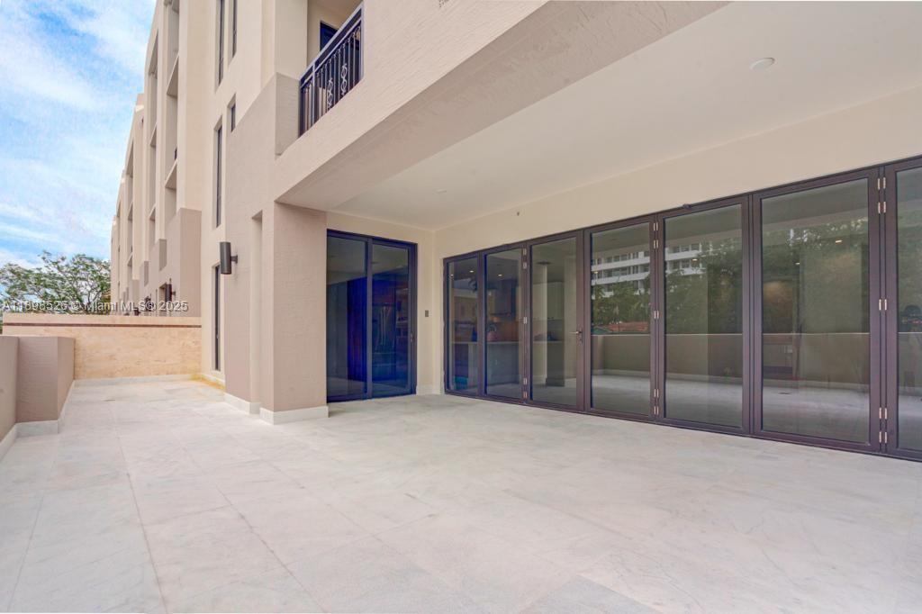 718 Valencia Ave #202, Coral Gables FL 33134