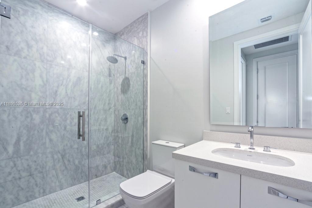 718 Valencia Ave #202, Coral Gables FL 33134