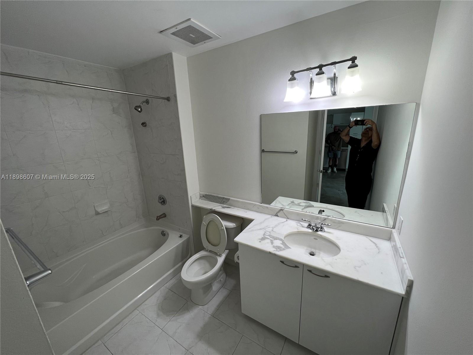 234 NE 3rd St #1909, Miami FL 33132